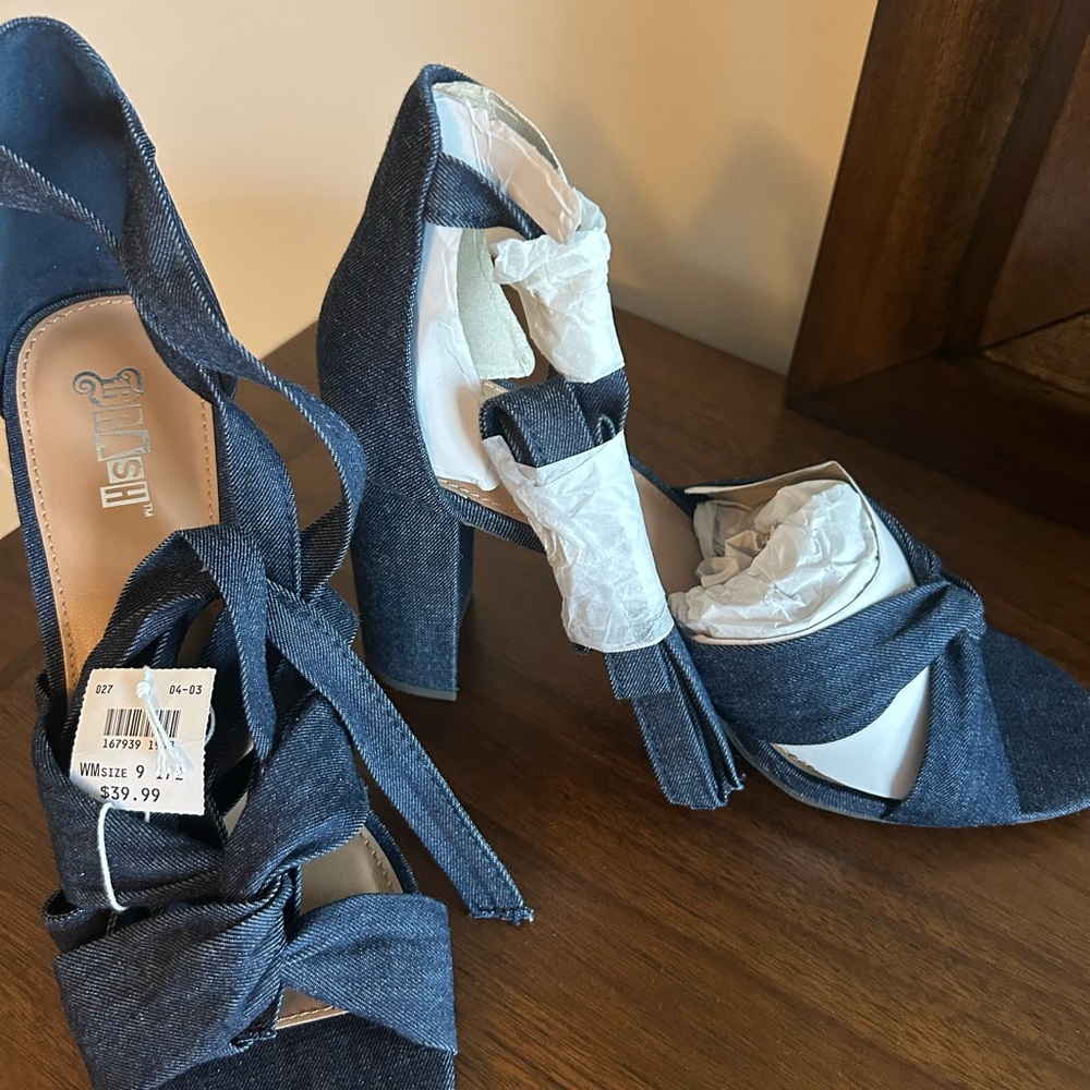 New, never worn w/box